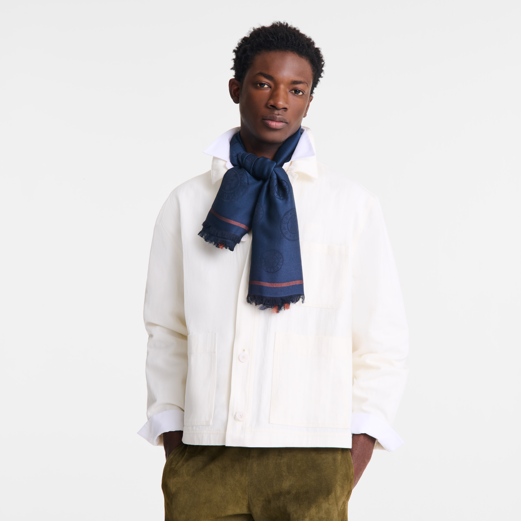 La M&eacute;daille Longchamp 披肩, 海军蓝色