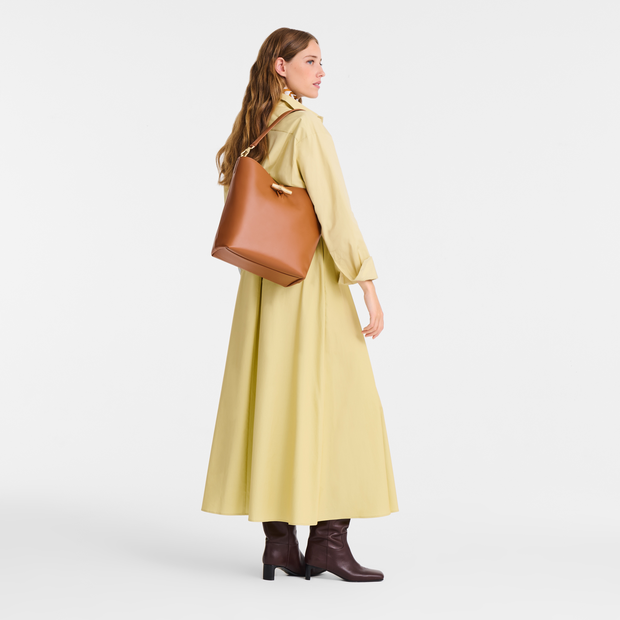 Le Roseau Hobo bag M, Cashew