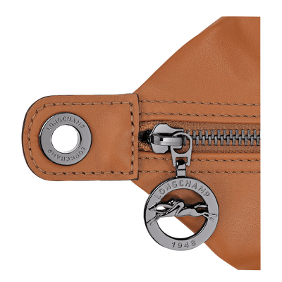 Le Pliage Xtra Hobo 袋 M, 腰果棕