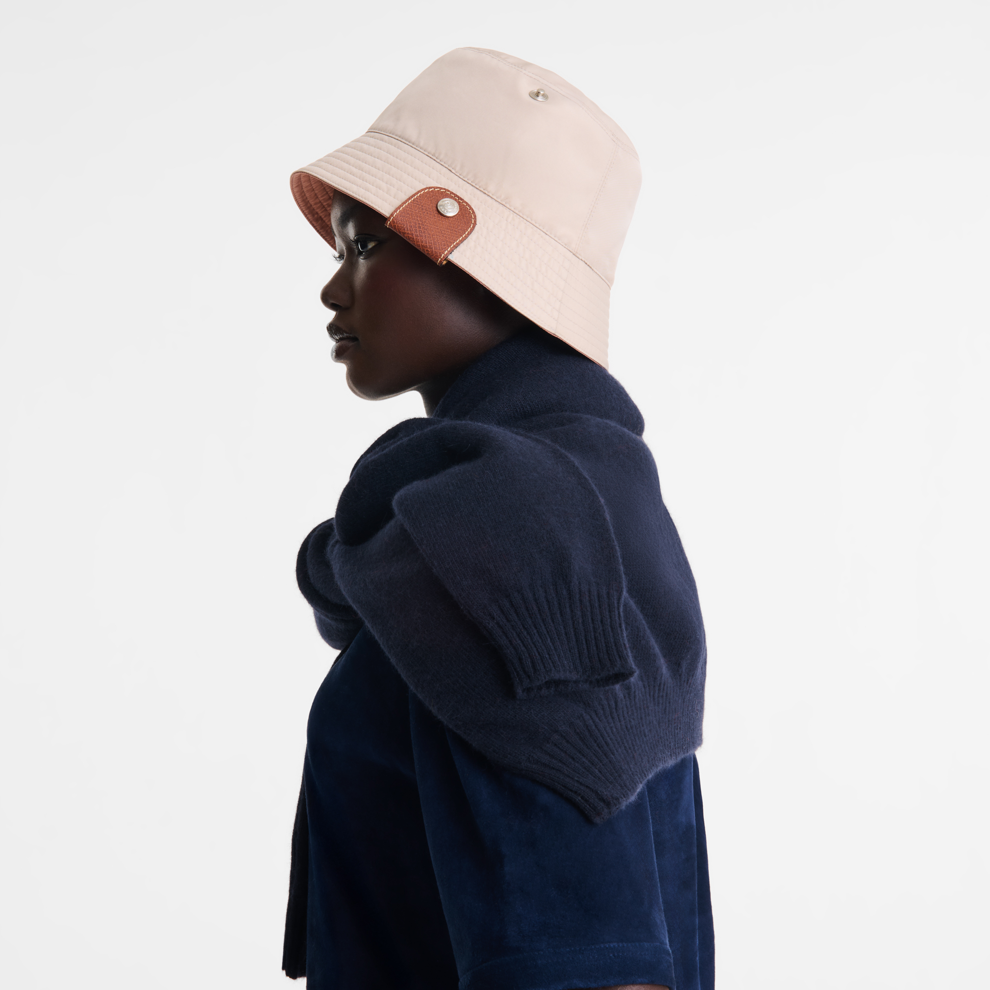 Reversible bucket hat, Paper/Pink Tea - View 4 of
4 - zoom in null Reversible bucket hat, Paper/Pink Tea