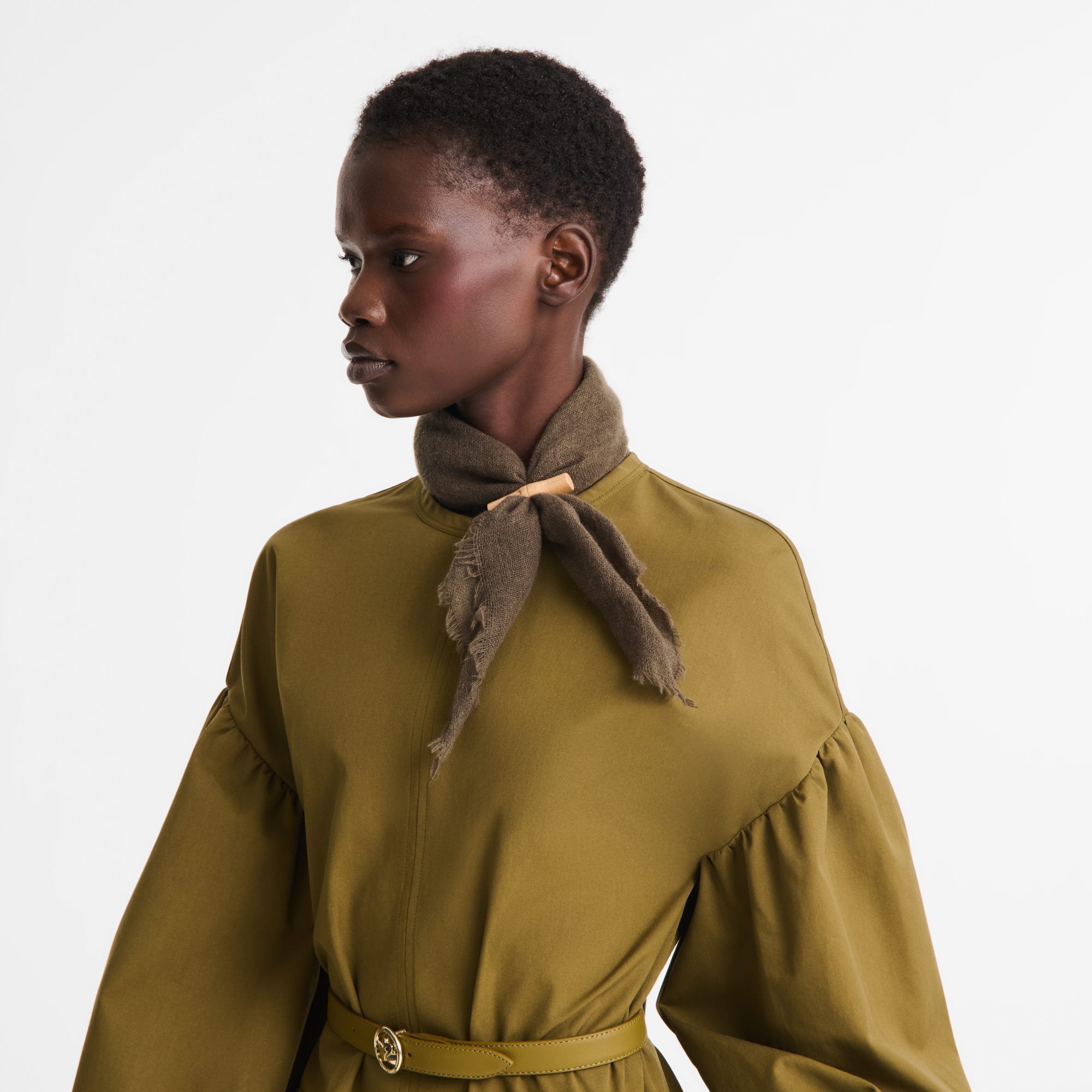 Stole, Olive - View 1 of
1 - zoom in L'Hiver en douceur Stole, Olive