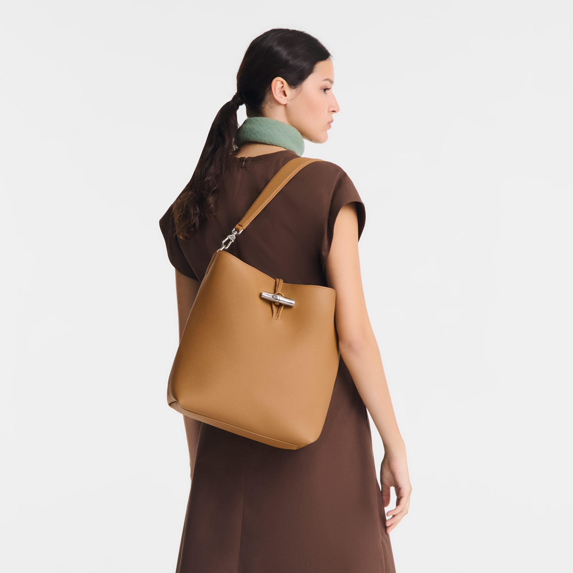 Le Roseau Hobo bag M, Walnut