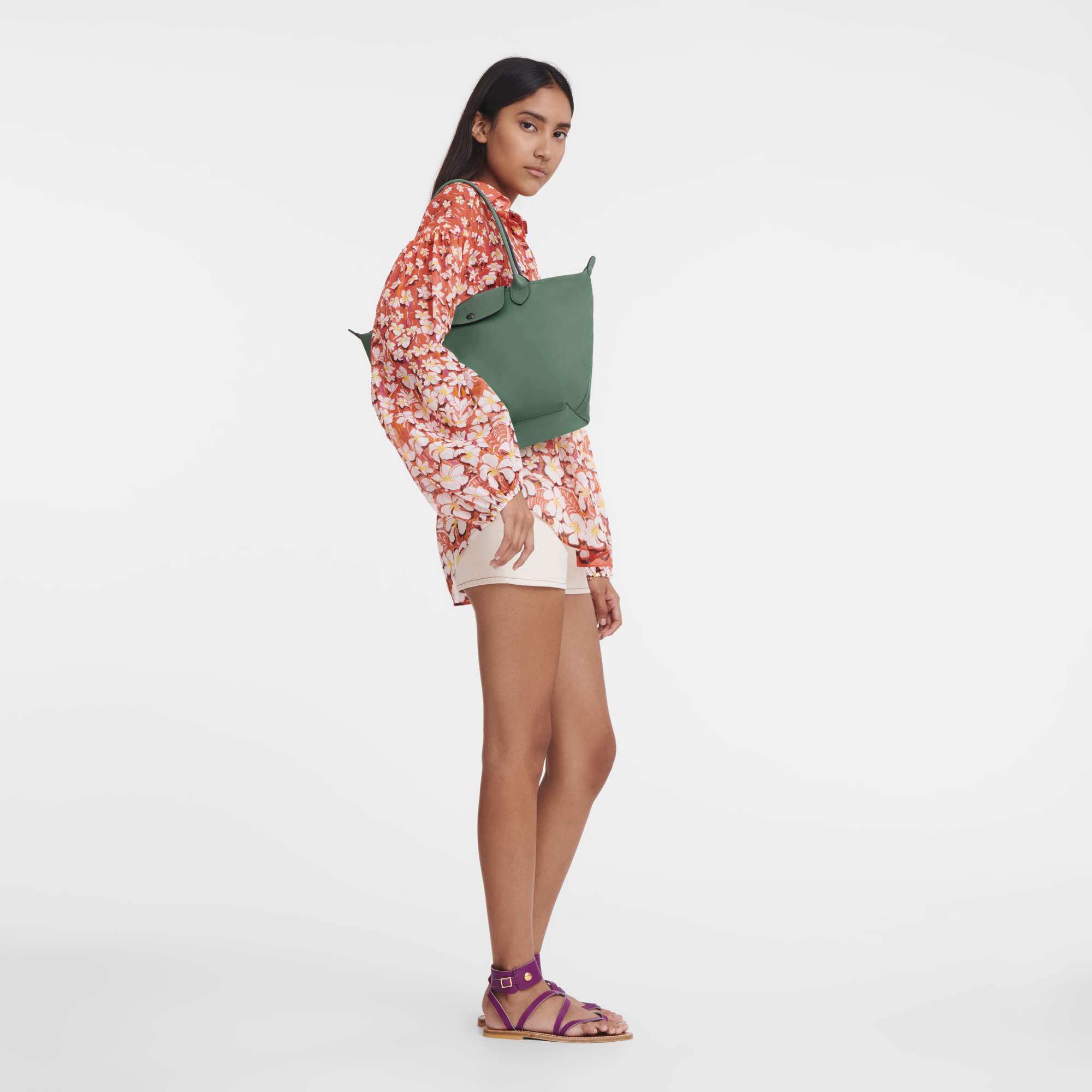 托特包 M, 鼠尾草灰色 - 查看 2
        4 - 放大 Le Pliage Xtra 托特包 M, 鼠尾草灰色