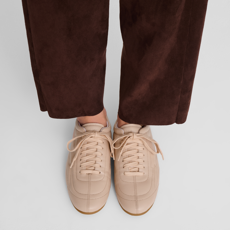 On-The-Go 运动鞋 , 奶油 - 皮革  - 查看 2 7