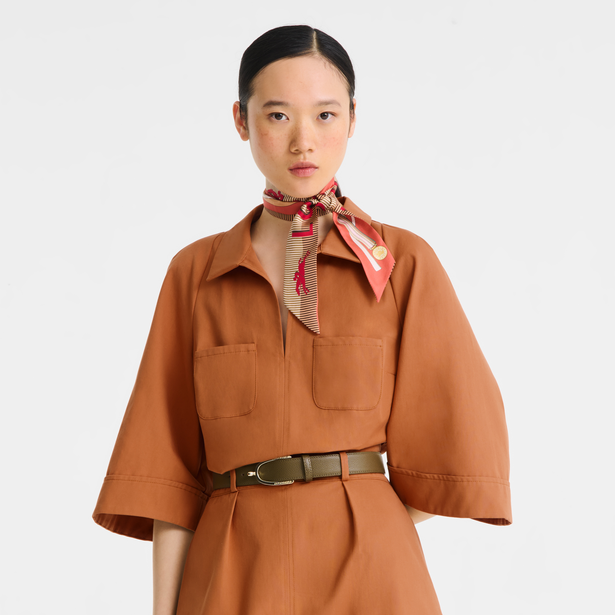 风驰电掣 细丝带, 珊瑚紅色