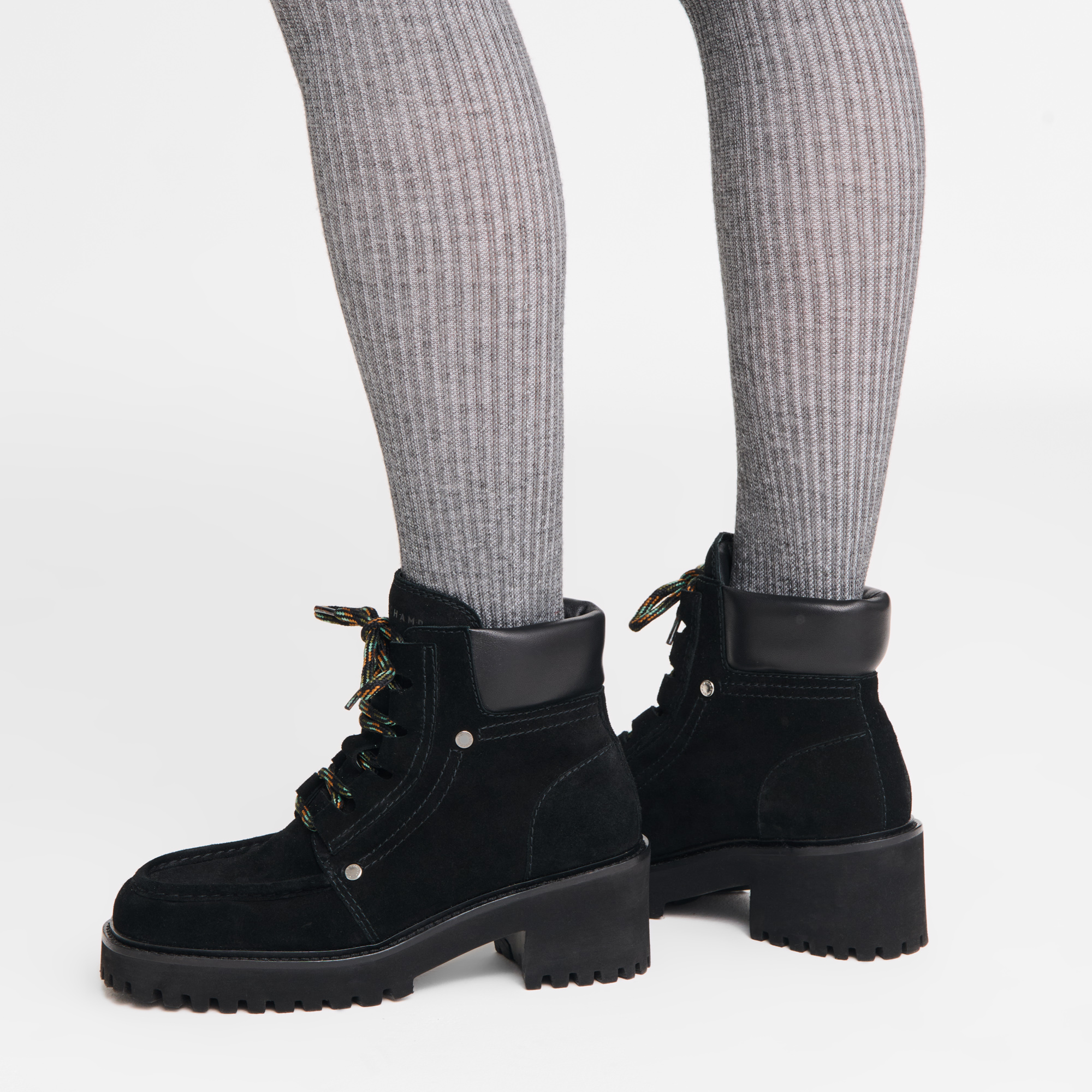 La Baroudeuse 靴履, 黑色