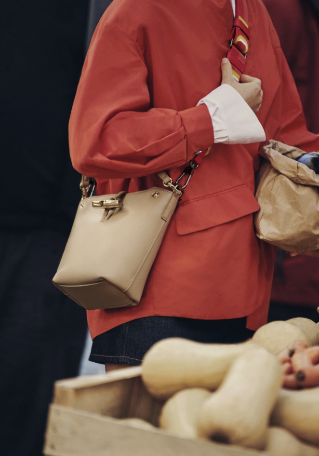 CROSSBODY BAGS
