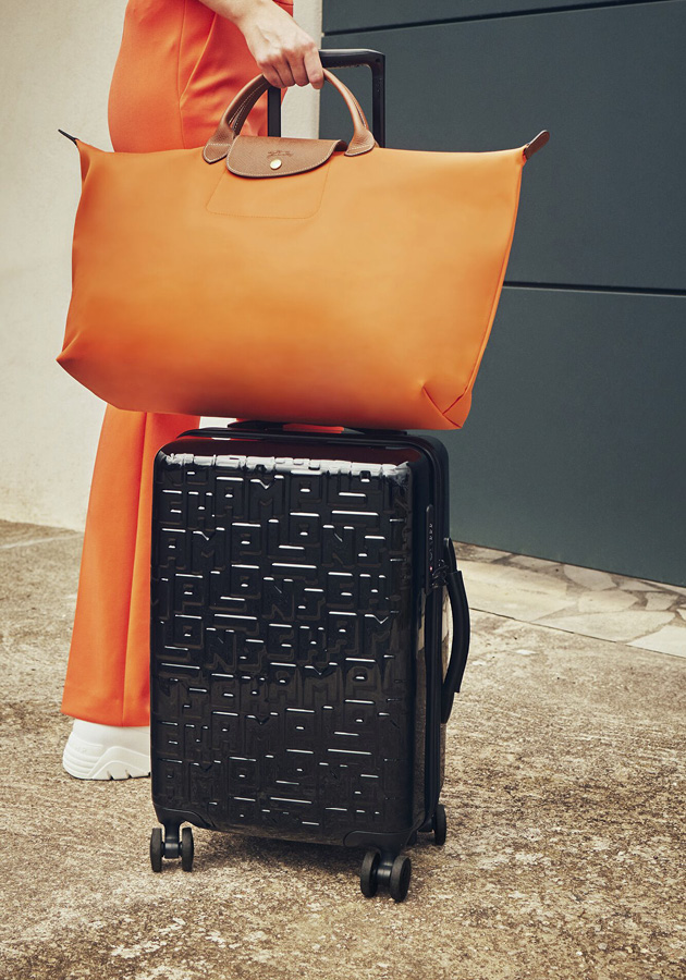 women-travel-bags-and-suitcase-longchamp